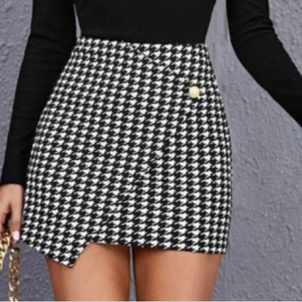 Print Wrap Skirt 🖤🤍